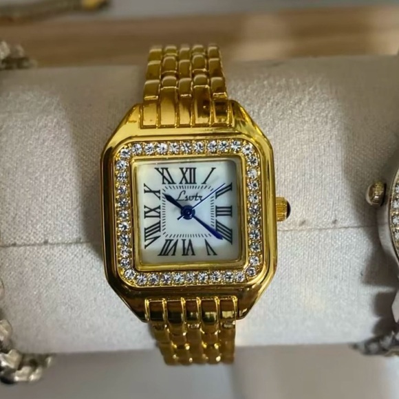 Panthere Classic Rectangle Gold Crystal Watch main image 4